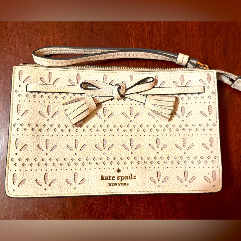 Kate Spade Hayes perf wristlet